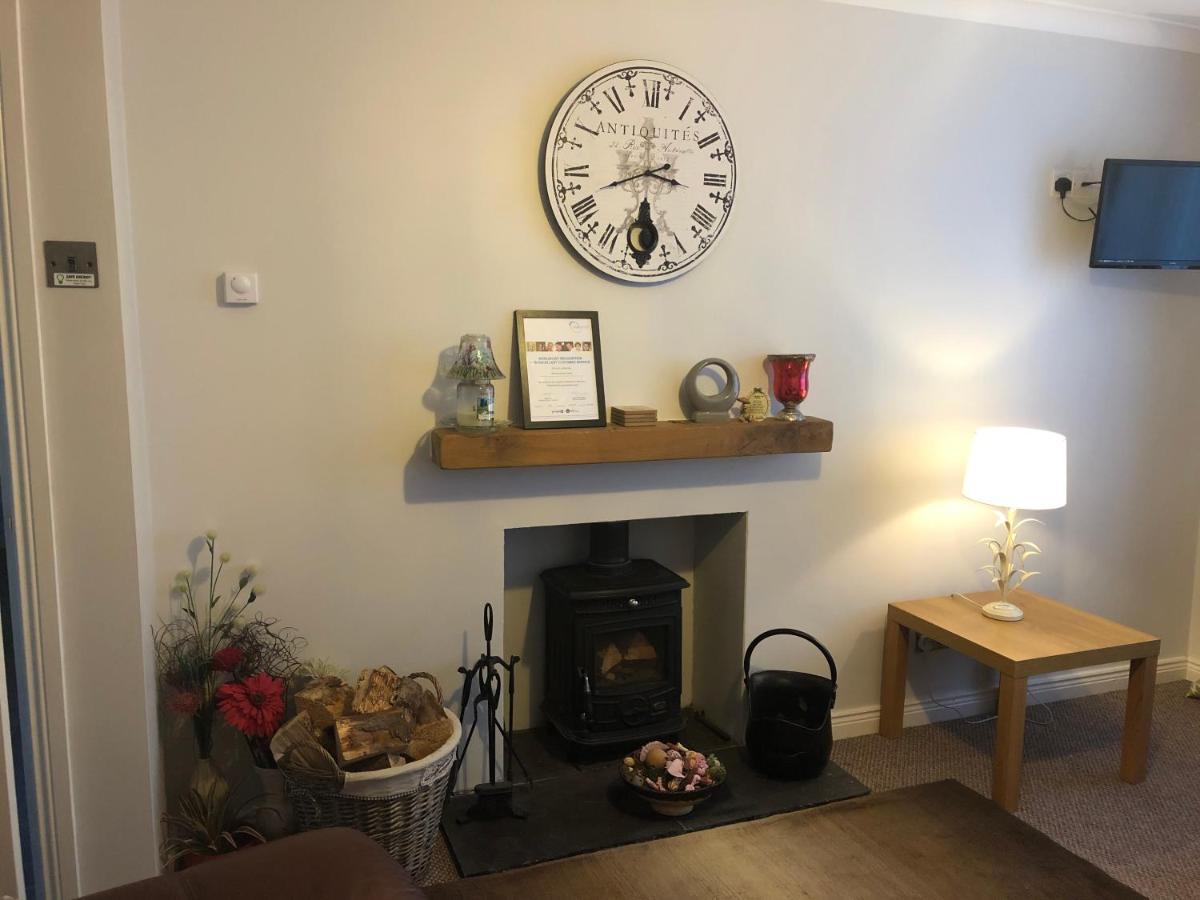 Ponderosea Cottage Free Gated Parking M1 & City Location, Wood Stove Lisburn Extérieur photo